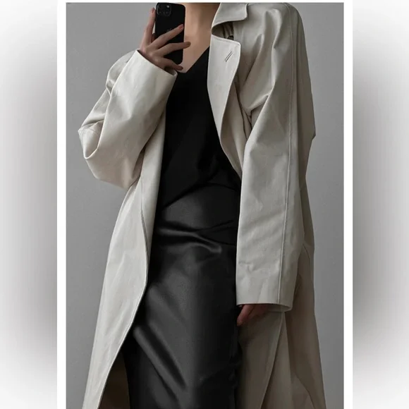 The Frankie Shop Marisol Box Shoulder Trench - Brand New With Tags (NWT) - Picture 6 of 9